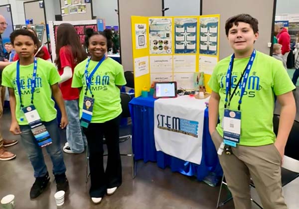 NNPS students share innovation at VSTE conference